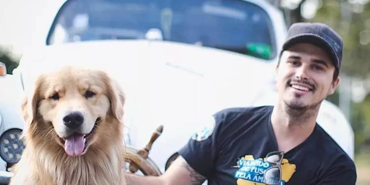 Cão Shurastey será cremado nos EUA antes de vir para SC junto com corpo de influenciador que morreu em acidente, diz amigo