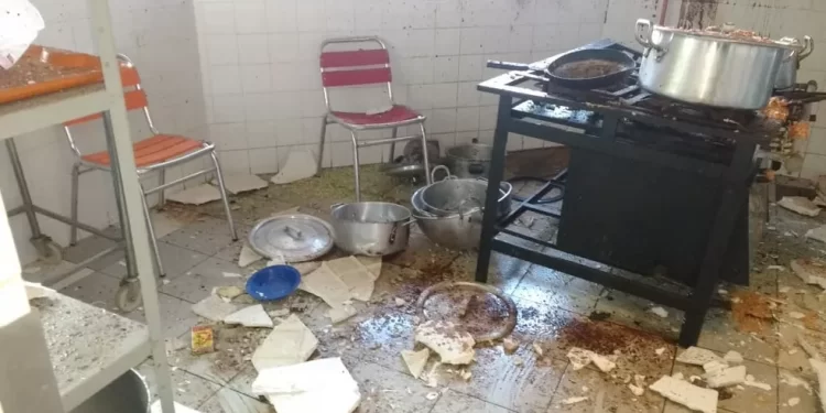 Brasil | Susto! Panela de pressão explode em restaurante no DF, espalha feijão e abre buraco no teto