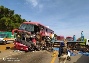 ACIDENTE GRAVE ENTRE ÔNIBUS E CARRETA DEIXA 11 MORTOS NA BR-163