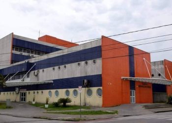 Homem é preso após ser flagrado se masturbando em Ala de Covid-19