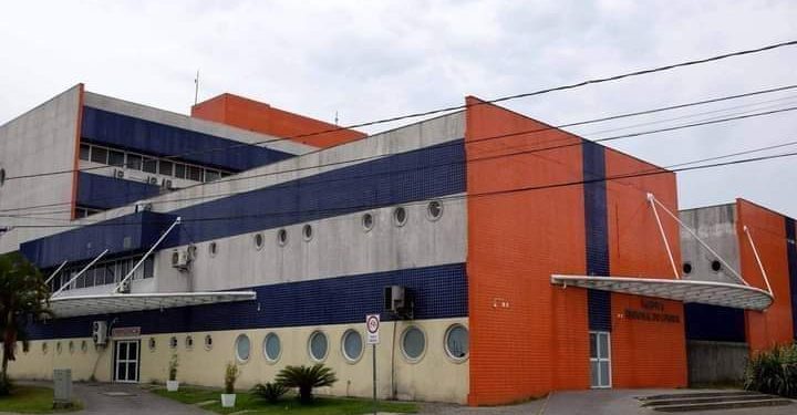 Homem é preso após ser flagrado se masturbando em Ala de Covid-19