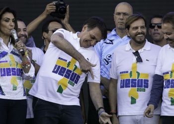 De olho em voto evangélico, Bolsonaro prepara ida à Marcha para Jesus