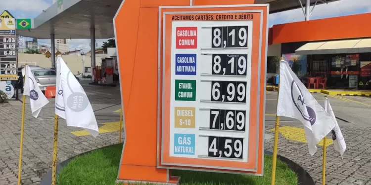 Gasolina vai subir? Petrobras não reajusta preço há mais de 70 dias; intervalo é o maior desde 2019
