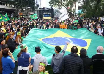 Bolsonaro participa de marcha para Jesus em Curitiba, e cita passagens bíblicas
