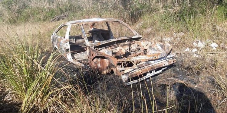 Carro roubado em Itaperuçu é localizado incendiado