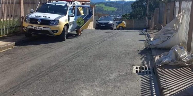 Após levar filha para escola pai é encontrado morto em casa