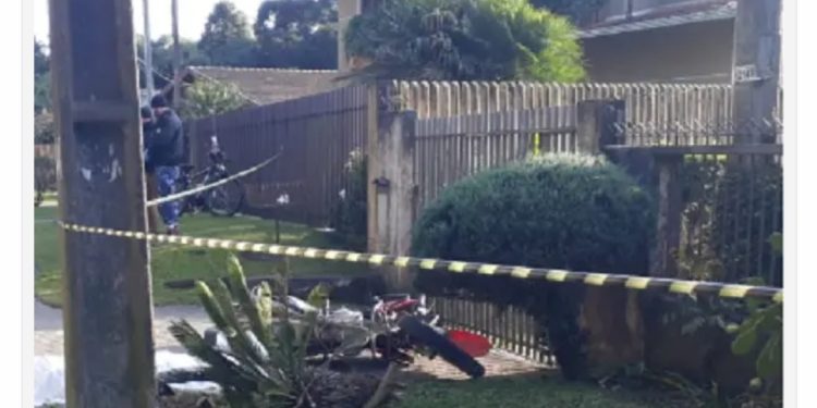 Colombo | Motociclista de 36 anos morre ao bater contra poste