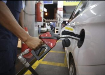 Petrobrás não perdoa e aumenta preços de combustíveis
