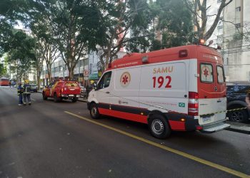 Pai e filho de 3 anos morrem atropelados por biarticulado
