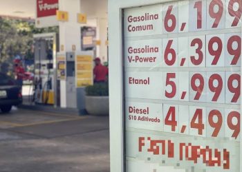 Quanto vai baixar a gasolina? Entenda se valor vai baixar, após Congresso mudar taxação do ICMS sobre combustíveis