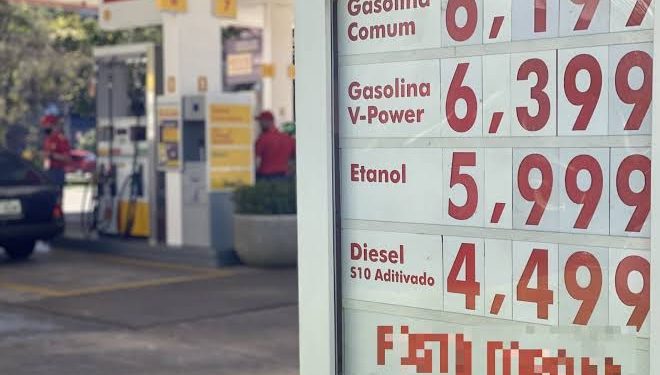 Quanto vai baixar a gasolina? Entenda se valor vai baixar, após Congresso mudar taxação do ICMS sobre combustíveis