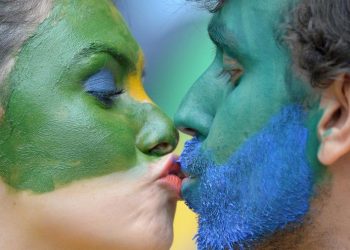 Jornal diz que sexo fora do casamento levará à prisão no país da Copa do Mundo de 2022