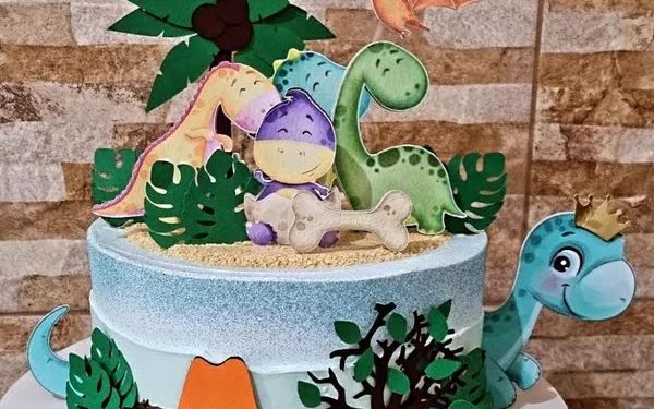 Mulher não corta o bolo de aniversário e pede para devolver