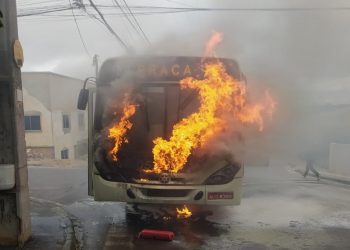 Ônibus da Viação do Sul pega fogo!