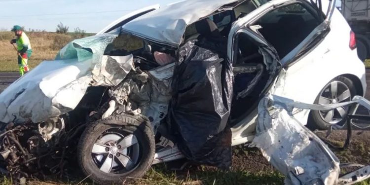 Casal morre em acidente na BR-277; bebê que estava no carro não se feriu
