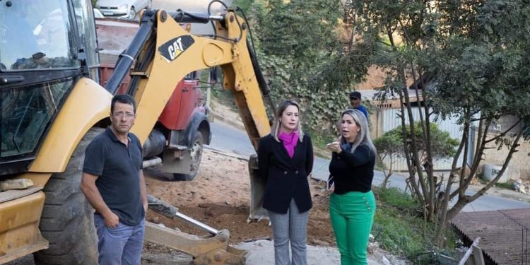 Prefeita Karime Fayad acompanha início de obras de pavimentação!