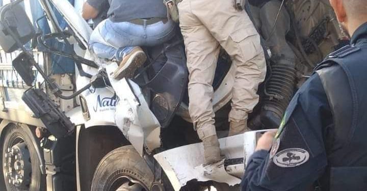 Motorista fica preso nas ferragens em acidente grave em São José dos Pinhais