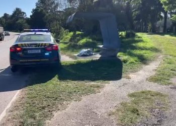 Homem encontrado morto em ponto de ônibus em Rodovia