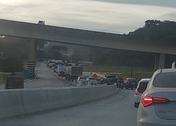 Rodovia dos Minérios apresenta congestionamento gigantesco!