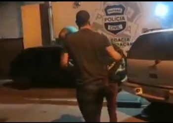Homem suspeito de torturar esposa é preso