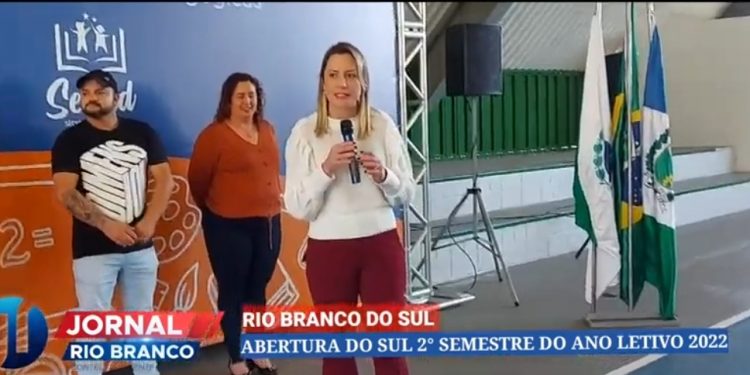 Prefeita Karime participa da Abertura  do Segundo semestre do ano Letivo  2022  no Caic