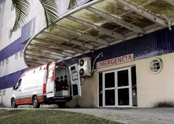 Idosa de 83 anos tem casa invadida e sofre estupro coletivo; três homens obrigaram  a fazer sexo oral e tudo segundo a vítima