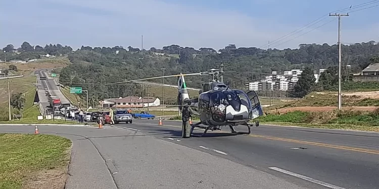 Acidente deixa motociclista em estado grave próximo ao viaduto da Rodovia dos Minérios