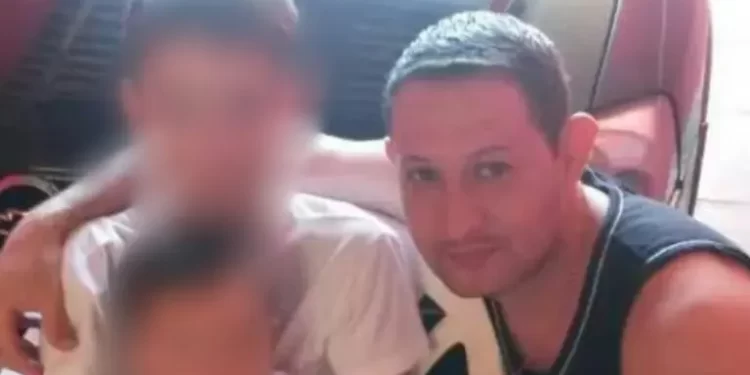 Motociclista que esperava sinal verde em semáforo é atingido por carro e morre
