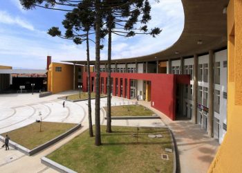 Rede de supermercados faz processo seletivo para contratação de trabalhadores em Curitiba
