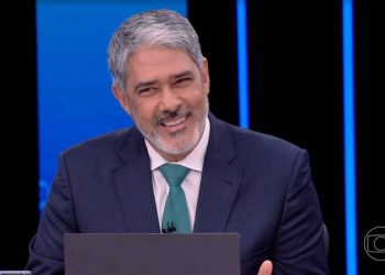 Bonner confronta Bolsonaro no JN com sorriso no rosto