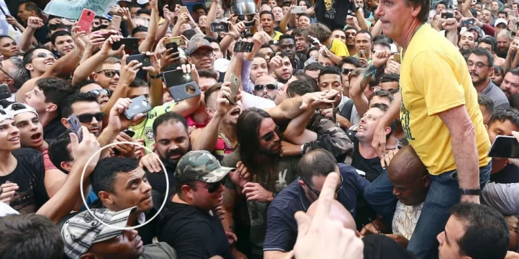 Bolsonaro vai lançar campanha no lugar em que levou facada em 2018