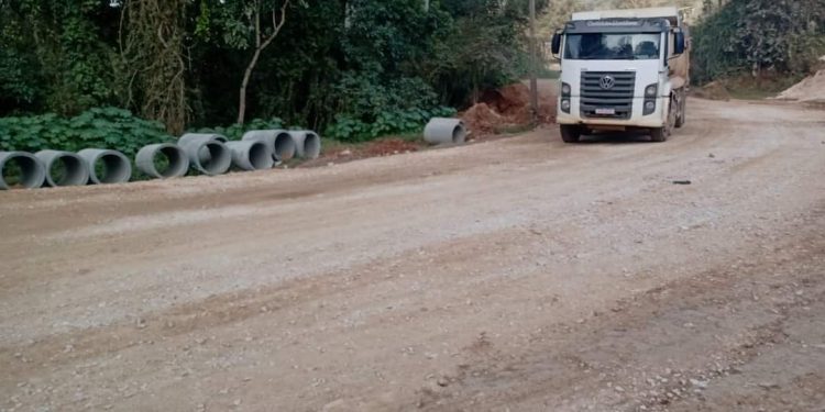 Prefeita de Rio Branco do Sul anuncia viabilização de asfalto na Mina de Ferro