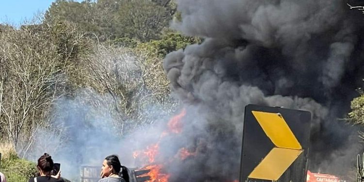 Colisão entre caminhões na BR-277 com vítima fatal