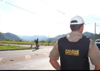 Criança liga para a PM para dizer que não tem nada em casa para comer