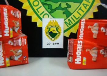 Homem é preso tentando furtar pacotes de fralda de farmácia
