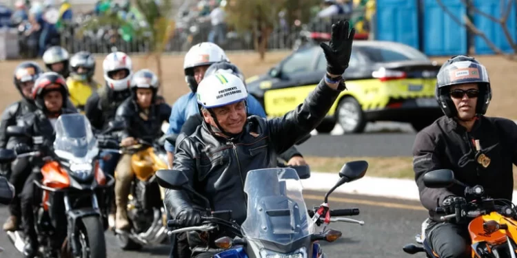 Bolsonaro deve participar de motociata em Curitiba na próxima quarta-feira (31)