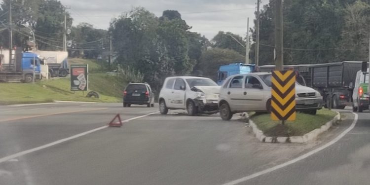 Acidente no Trevo de Itaperuçu – Rodovia dos Minérios