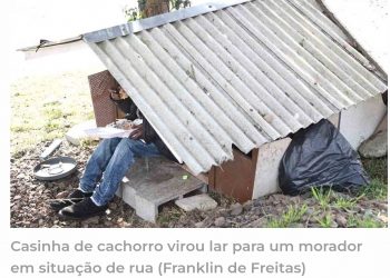 No Barreirinha, em Curitiba, homem transforma casinha de cachorro em sua residência