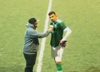 Jogador de futebol erra o nome da namorada ao vivo em entrevista