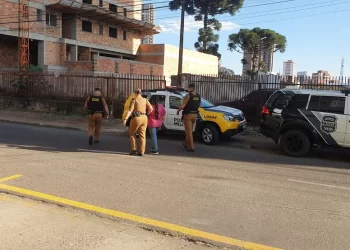 Mãe é presa suspeita de matar filhos de 3 e 10 anos no Paraná