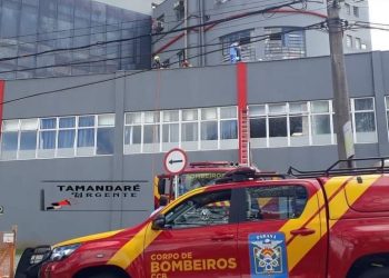 HOMEM QUE CAIU DO HOSPITAL EVANGÉLICO ERA SUSPEITO DE COLOCAR FOGO EM CELA DE DELEGACIA.