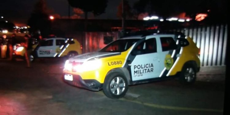 TRABALHADOR DA CEASA MATA A FACADAS O VIZINHO QUE BATIA NA ESPOSA
