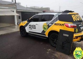 CASAL FEZ MUITO BARULHO NA “HORA DO AMOR”E VIZINHOS PREOCUPADOS ACIONARAM A PM, NO PARANÁ.