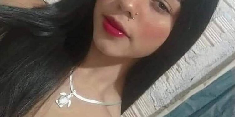 Adolescente de 14 anos é morta a golpes de faca por outra menor de 17 anos