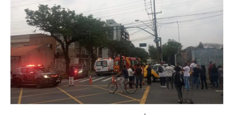 Policial em surto atira em mulher; diversas ruas estão bloqueadas em Curitiba