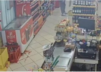 Homem coloca contrafilé dentro da calça e foge de mercado no Paraná
