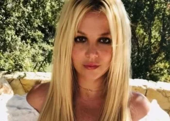 ‘Rezo para que queimem no inferno’, diz Britney Spears sobre os pais