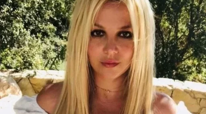 ‘Rezo para que queimem no inferno’, diz Britney Spears sobre os pais