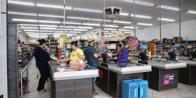 Cartão Comida Boa beneficia famílias na Grande Curitiba