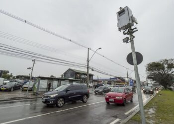 Curitiba testa equipamento que flagra excesso de ruídos no trânsito